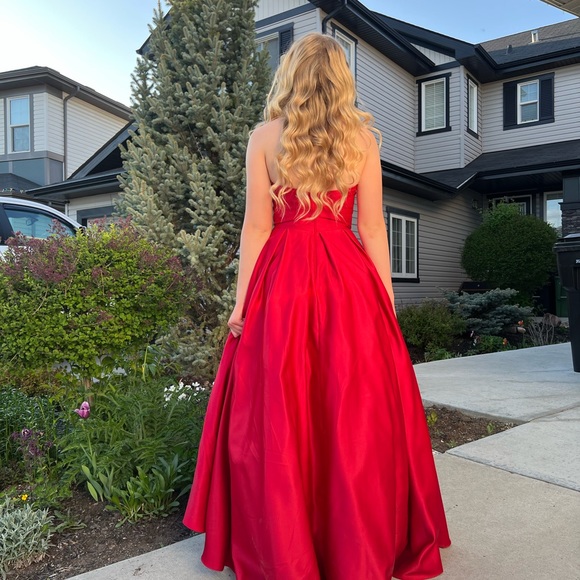 Laura grad dress size 4, - Picture 2 of 4